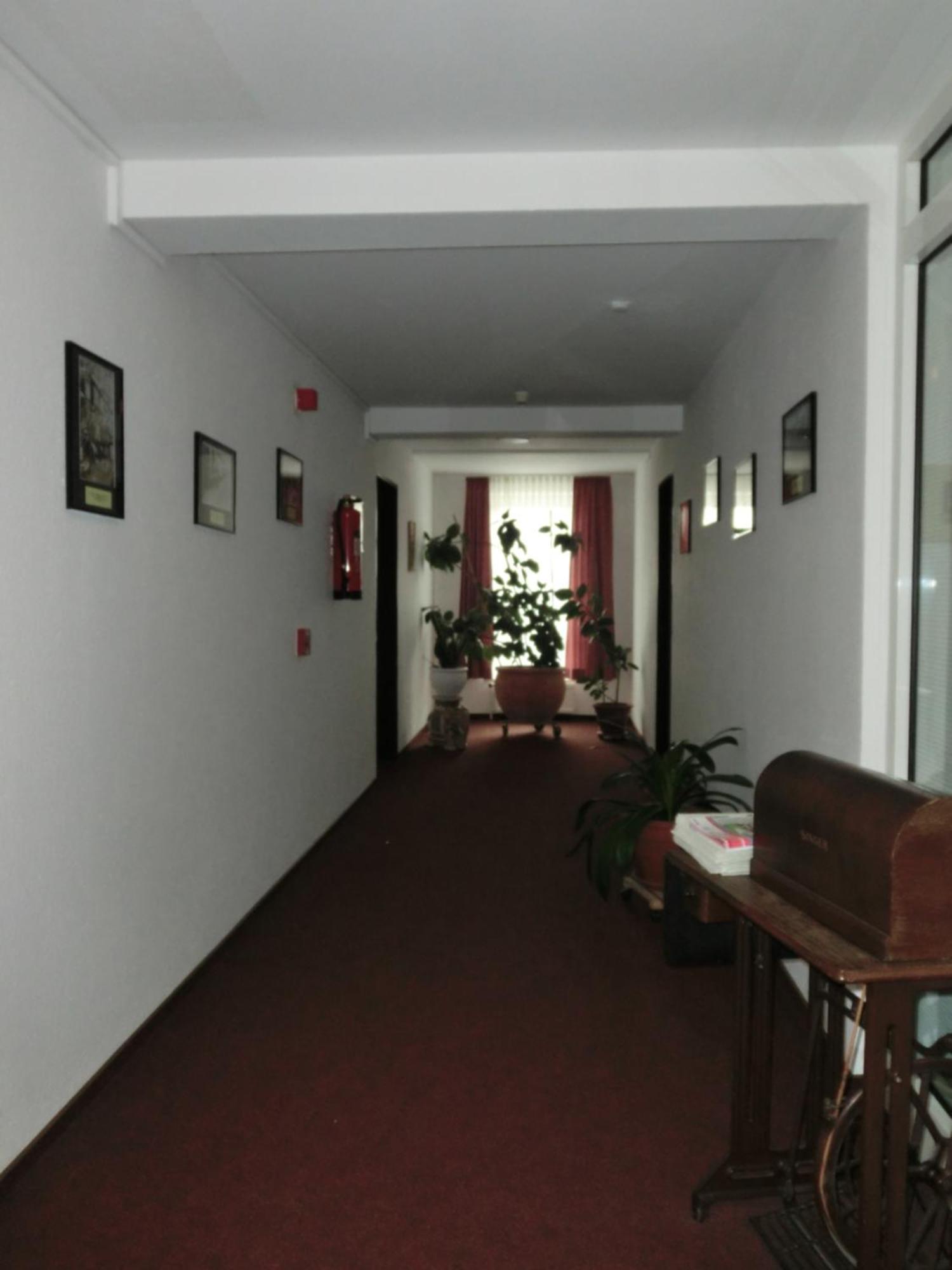 Hotel Am Kleinbahnhof Emden Exterior photo