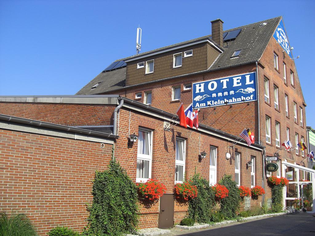 Hotel Am Kleinbahnhof Emden Exterior photo