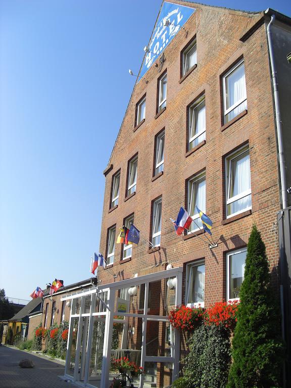 Hotel Am Kleinbahnhof Emden Exterior photo